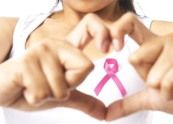 Brustkrebs: Ursachen, Symptome und Selbstuntersuchung der Brust
