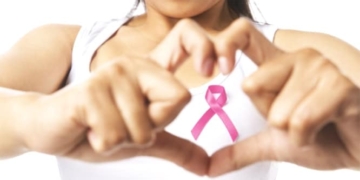 Brustkrebs: Ursachen, Symptome und Selbstuntersuchung der Brust