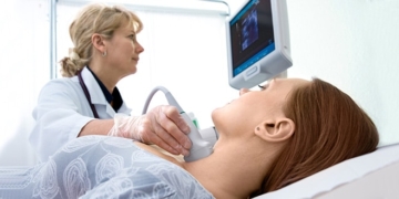 Was ist Kehlkopfkrebs? Ursachen, Symptome, Diagnose und Therapie