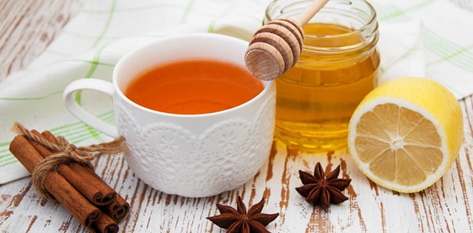 En este momento estás viendo ¿Qué es la canela? Beneficios de la canela y la infusión de canela con miel