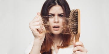 Выпадение волос: причины, методы профилактики и лечение